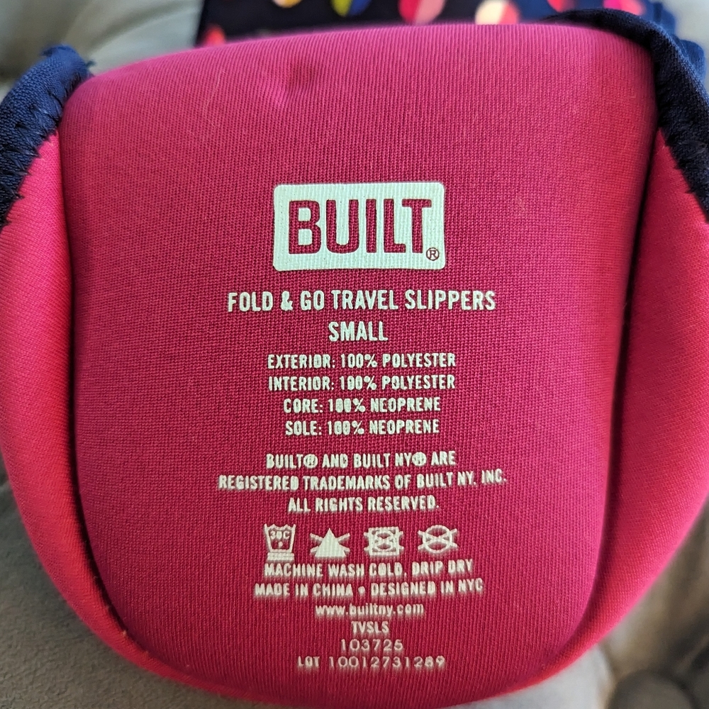 BUILT NY fold & go travel slippers S 6 7 - Picture 5 of 5